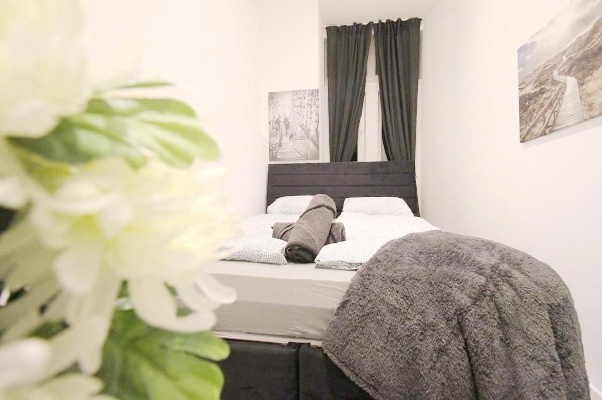 Comfortable Rooms In Akh Area Wenen Buitenkant foto
